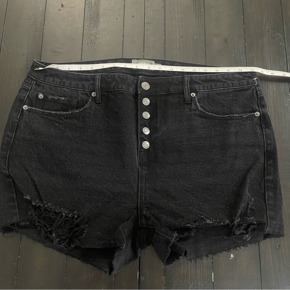 NWOT TORRID JEAN SHORT